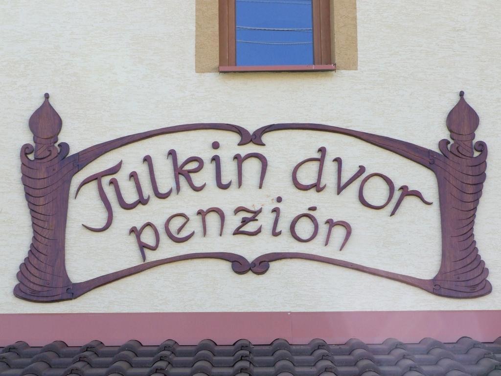 Penzion Julkin Dvor Krupina Luaran gambar