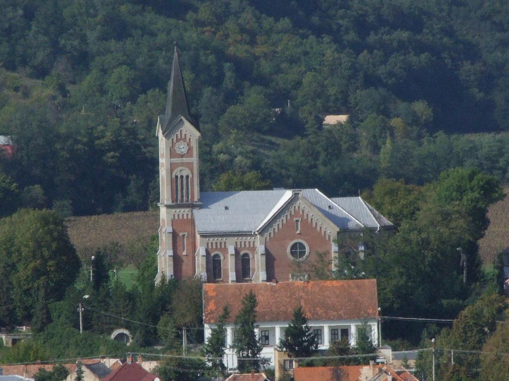 Penzion Julkin Dvor Krupina Luaran gambar